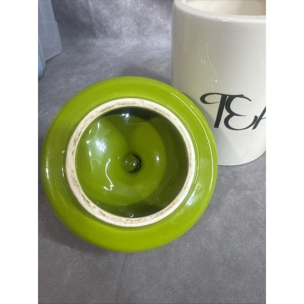 VINTAGE‎ MCM HOLIDAY DESIGNS CERAMIC TEA CANISTER GREEN MUSHROOM LID 9